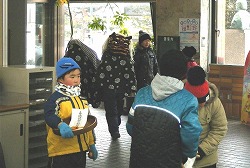 「主役は子どもたち、道祖神祭り「かんがりや」」の画像