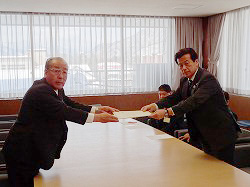 「市町村に緊急要請−JA信州うえだ」の画像