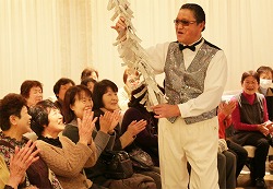 「マジックショー楽しみ閉講式」の画像