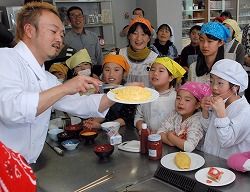 「地元産食材で、親子料理教室」の画像