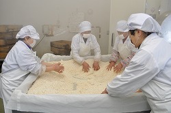 「熟成米みそ、仕込み本格化」の画像