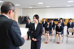 「新採用職員決意新た〈各地で入組式〉−長野・JA塩尻市」の画像