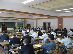 「野菜農家活気づく−販売額200億円めざす、ハクサイ適正生産へ」の画像