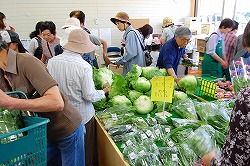 「直売所が営業始める」の画像