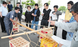 「新盆商品ずらり展示」の画像