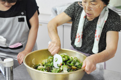 「夏野菜の加工、保存へ講習会」の画像