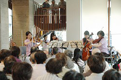 「病院で生演奏、音色に感動」の画像