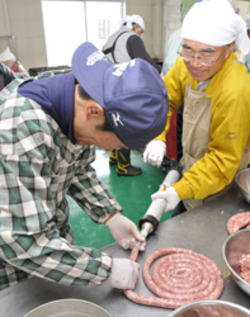 「みゆきポークで、手作りウインナー」の画像