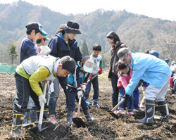 「楽しく「農」学ぼう－児童36人が入校」の画像