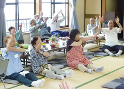 「高齢者住みやすく、お楽しみ会で交流」の画像