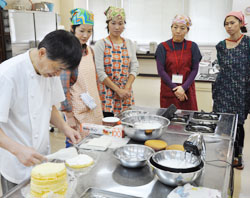 「飯山市の銘菓、プロに教わる」の画像