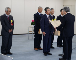 「長野県園芸功労者を表彰－JA須高ぶどう部会」の画像