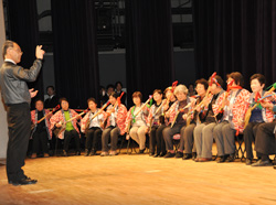 「女性部生き生き－全支部集まり交流会、作品展示や楽器演奏」の画像
