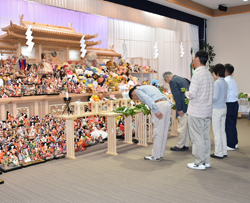 「思い出詰まった人形などを供養」の画像