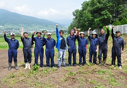 「杉浦太陽さん、大豆畑訪問」の画像