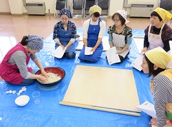 「そば打ちを指導」の画像