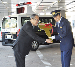 「県警に交通事故処理車両」の画像