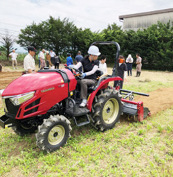 「農機操り活躍を、基本 安全 楽しさ体感」の画像