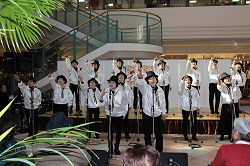 「手話ダンス交えてゴスペル披露」の画像