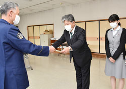 「特殊詐欺未然防止で木曽警察署より感謝状授与」の画像