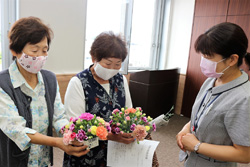 「地元産の花を生ける／JA佐久浅間げんき塾」の画像