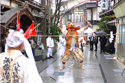 「実りを祈り「千駄焼き」」の画像